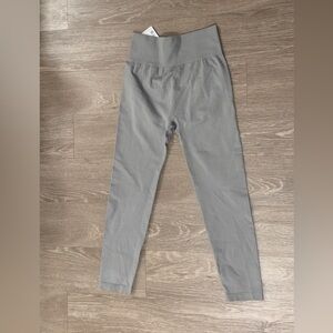 Halara never worn - Gray Leggings - size m
